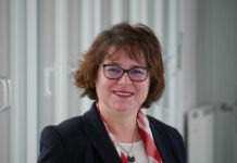 Fraunhofer IZM-ASSID mit Herz für Glas